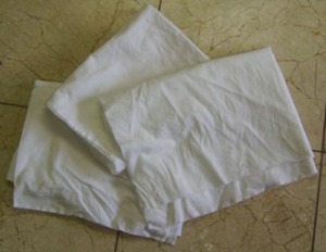 Since they’re 100% cotton, sheet rags may wrinkle if you hang them to dry. But who cares? They still clean just as well.
